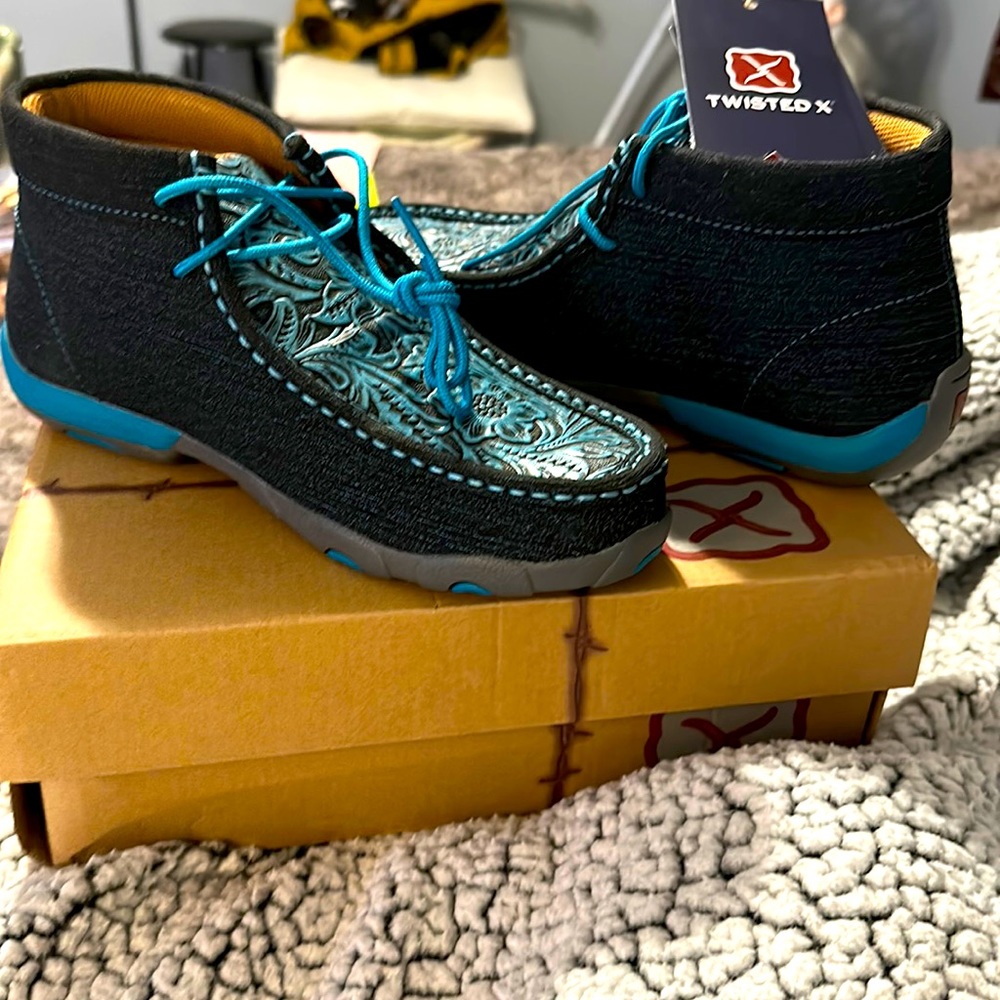 EXCLUSIVE TWISTED X TEAL CHUKKA DRIVING MOC SHOES